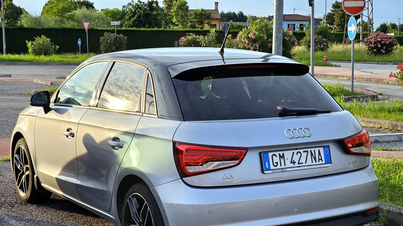 Ауди A1 Sportback 8X 2010-2018