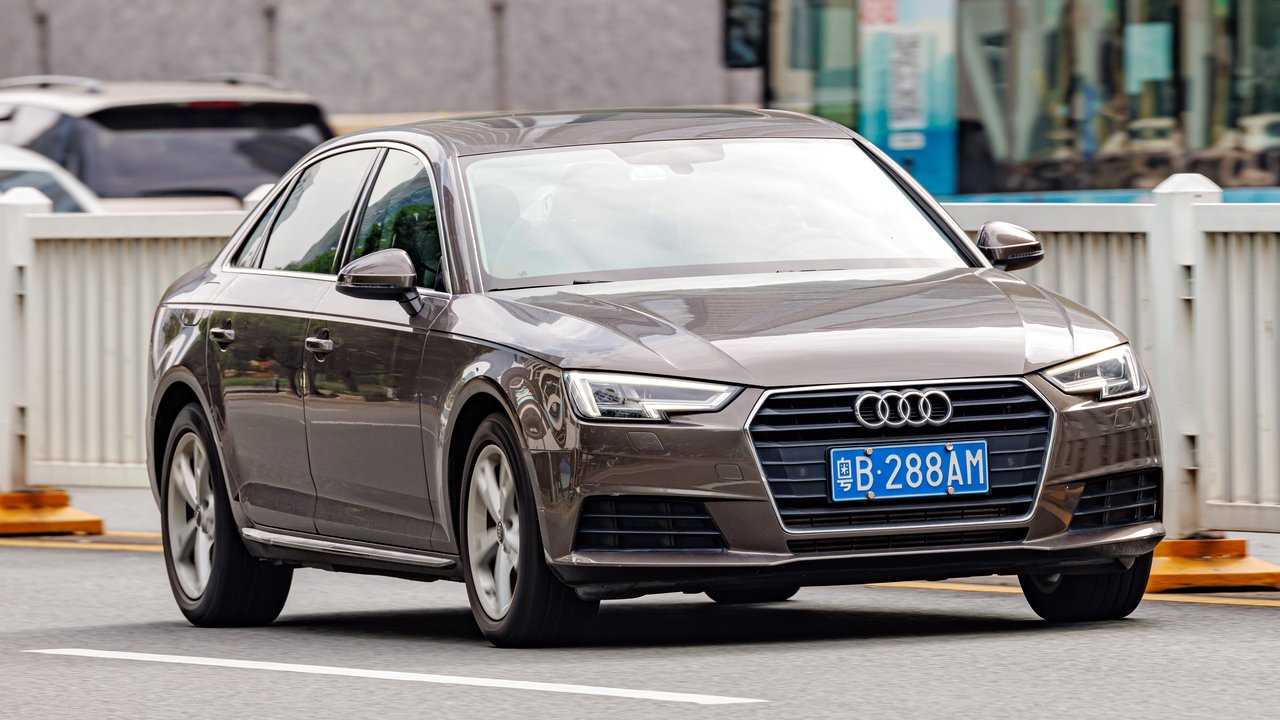 Ауди A4 B9 2015-2024