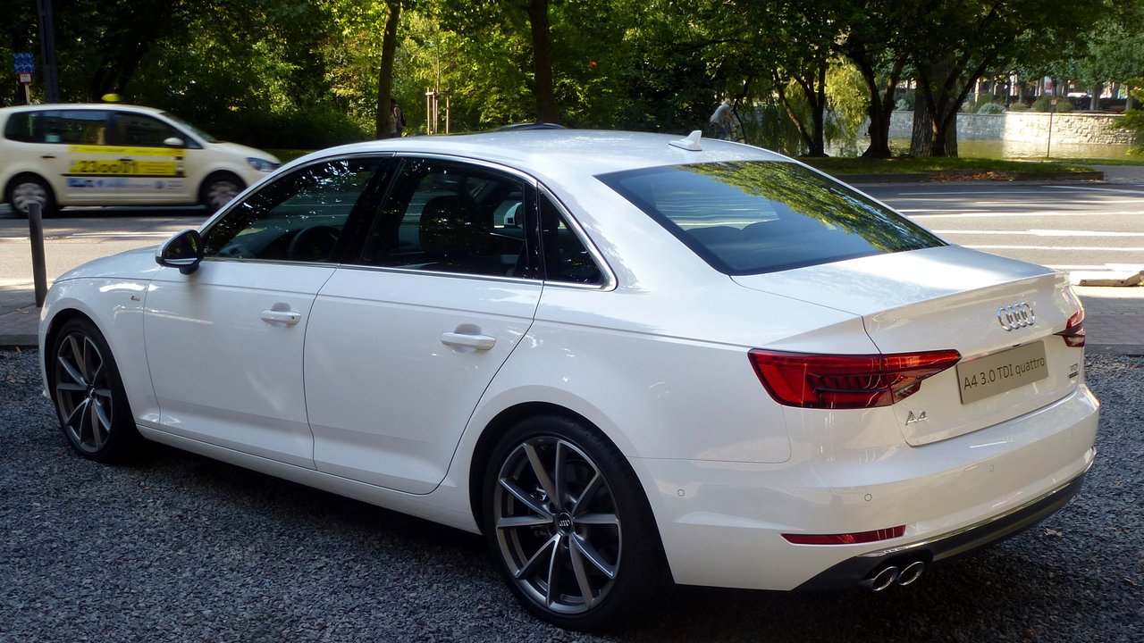 Ауди A4 B9 2015-2024
