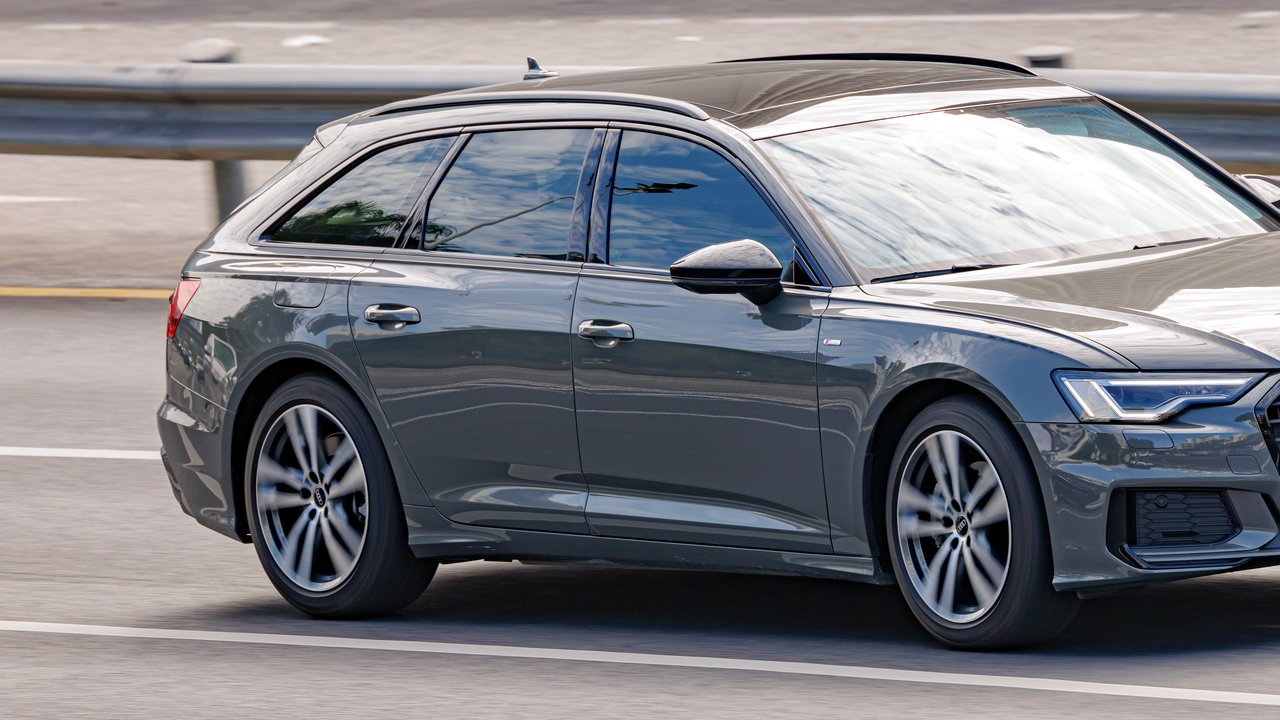 Ауди A6 C8 2018-2025