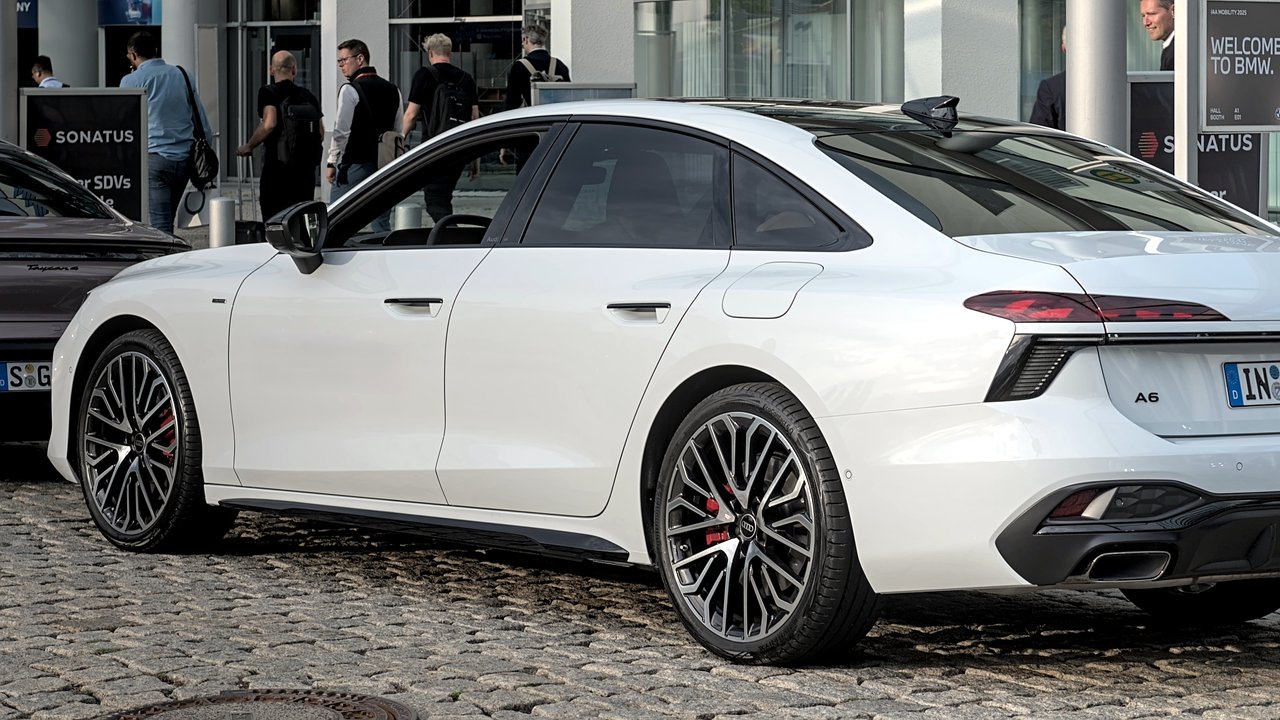 Ауди A6 L e-tron C9 2024-н.в.