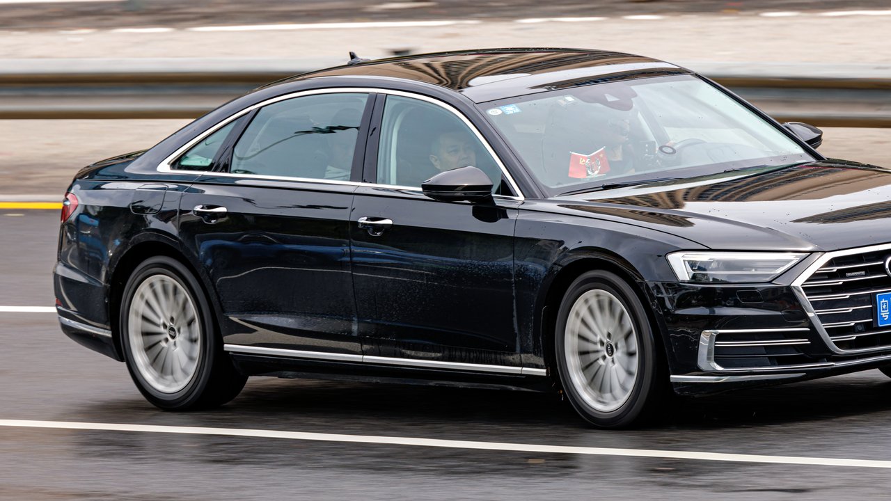 Ауди A8 L e-tron quattro D5 2019-2022