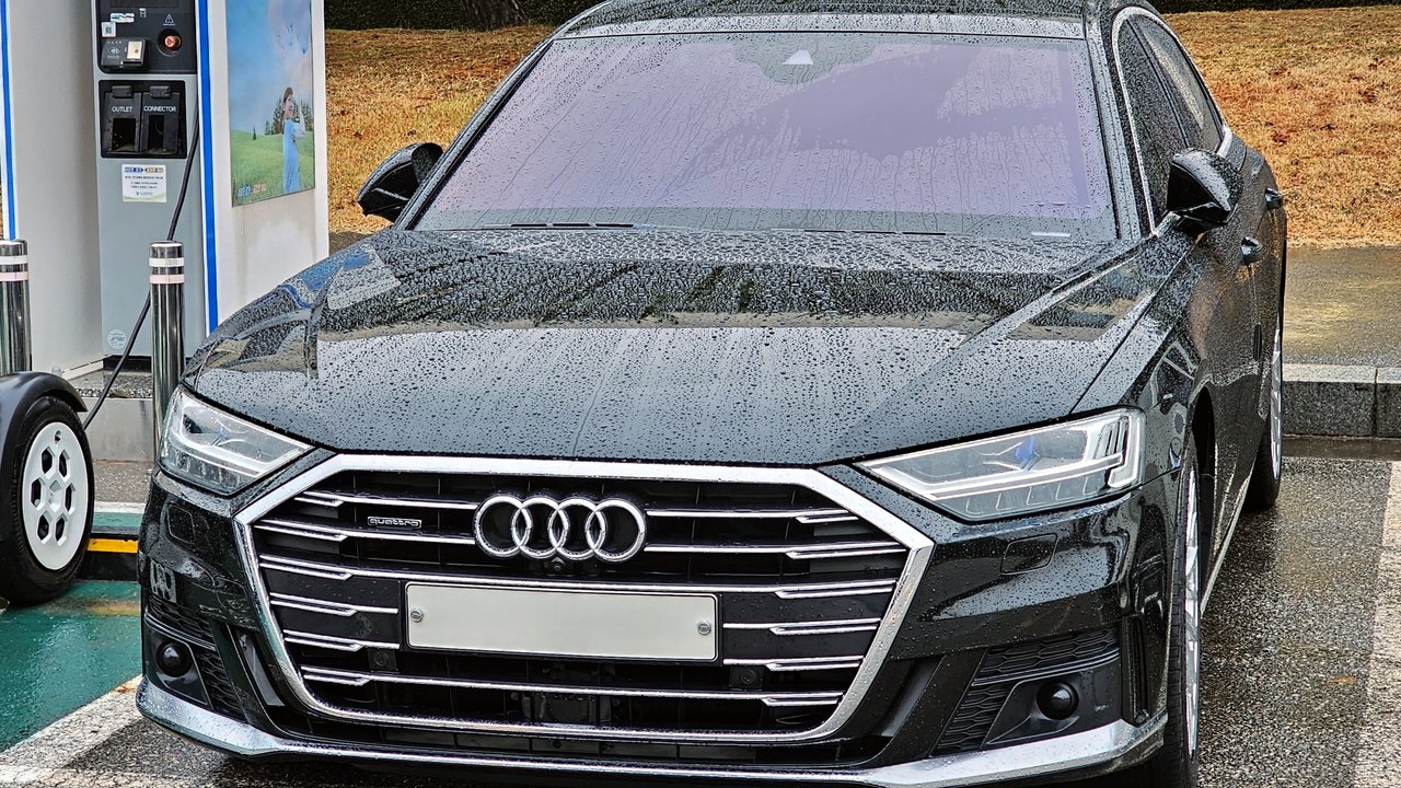 Ауди A8 L TFSI e D5 2019-н.в.