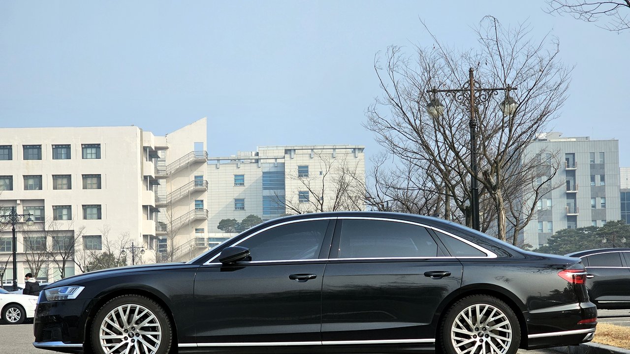 Ауди A8 L TFSI e D5 2019-н.в.