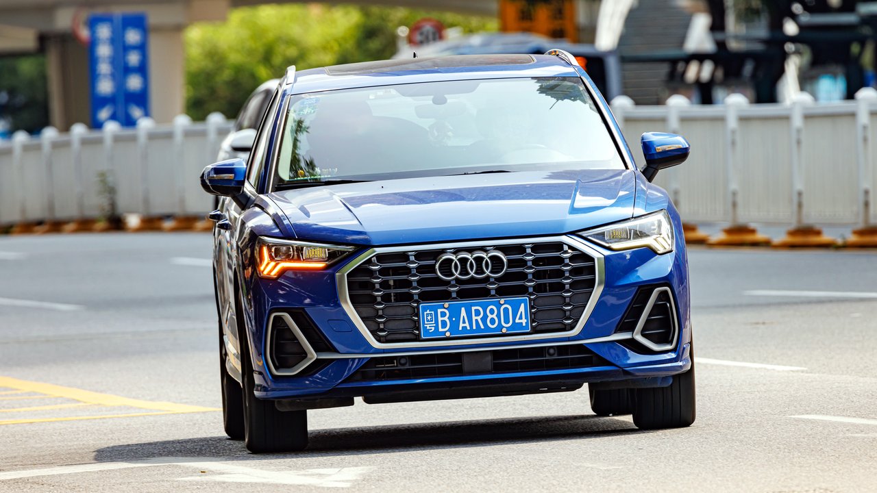 Ауди Q3 F3 2018-2025