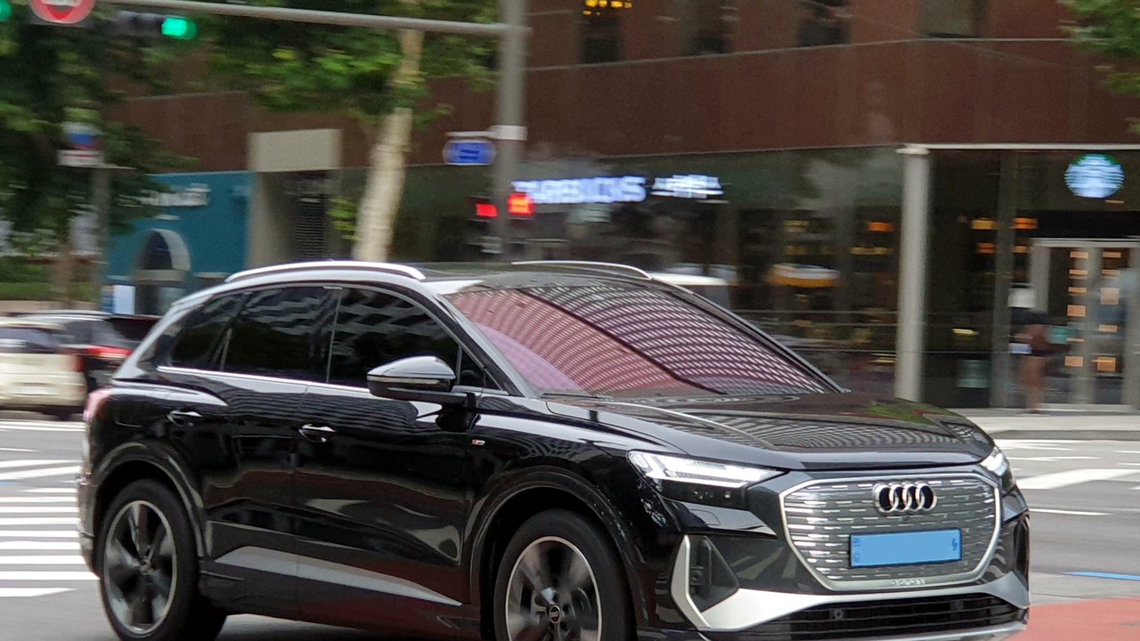 Ауди Q5 e-tron MEB 2022-н.в.