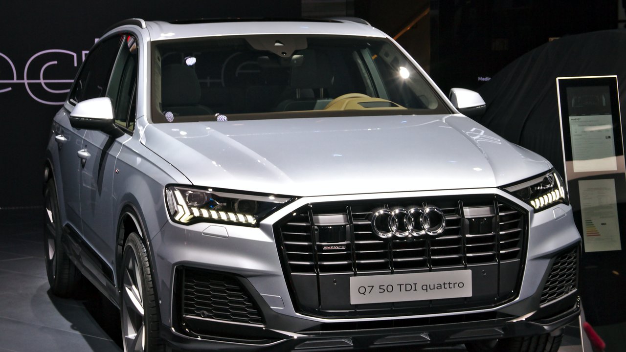 Ауди Q7 4M