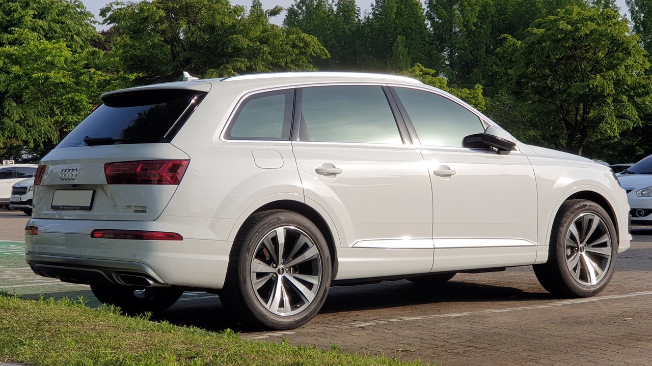 Ауди Q7 TFSI e 4M 2015-н.в.