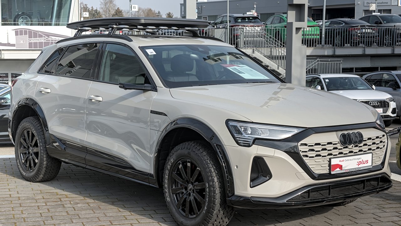 Ауди Q8 e-tron GE 2018-2025