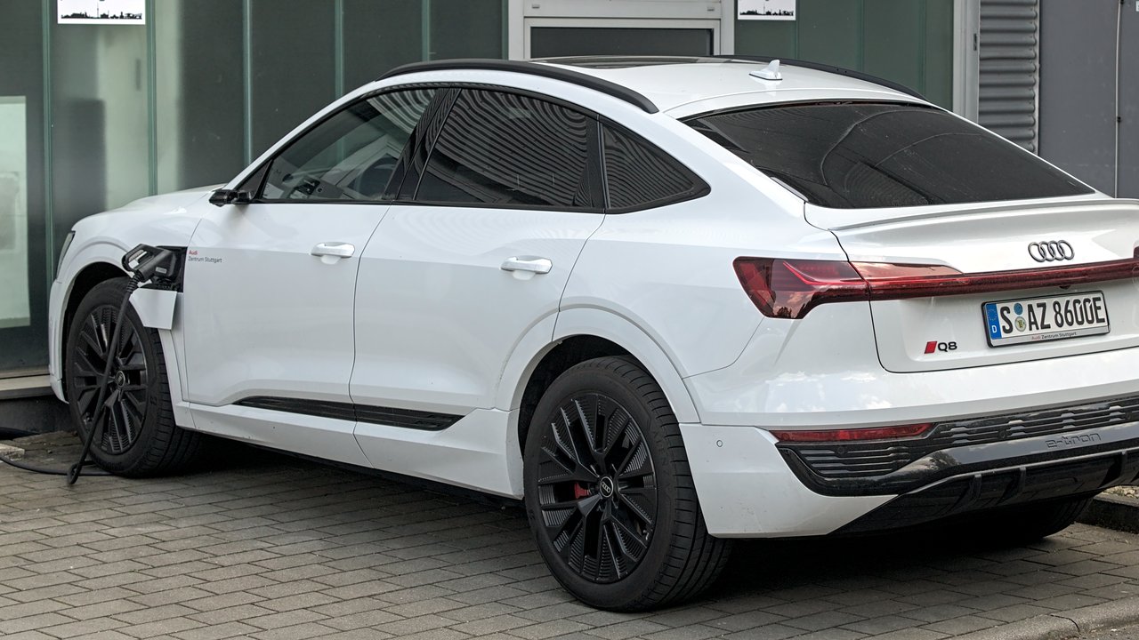 Ауди Q8 e-tron GE 2018-2025