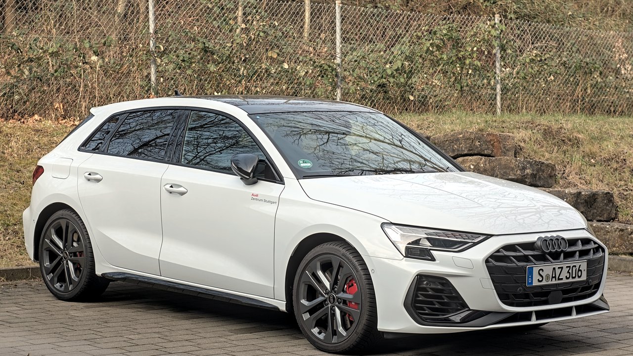 Ауди RS-3 8Y-FACELIFT-2024