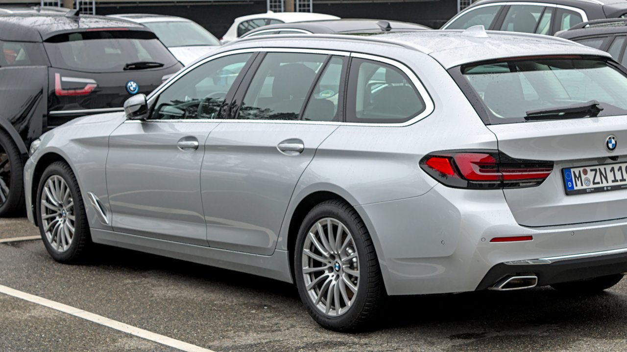 БМВ 5 Series G30 2017-2023