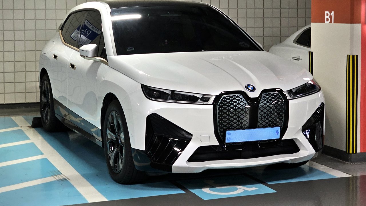 БМВ iX I20 2021-н.в.