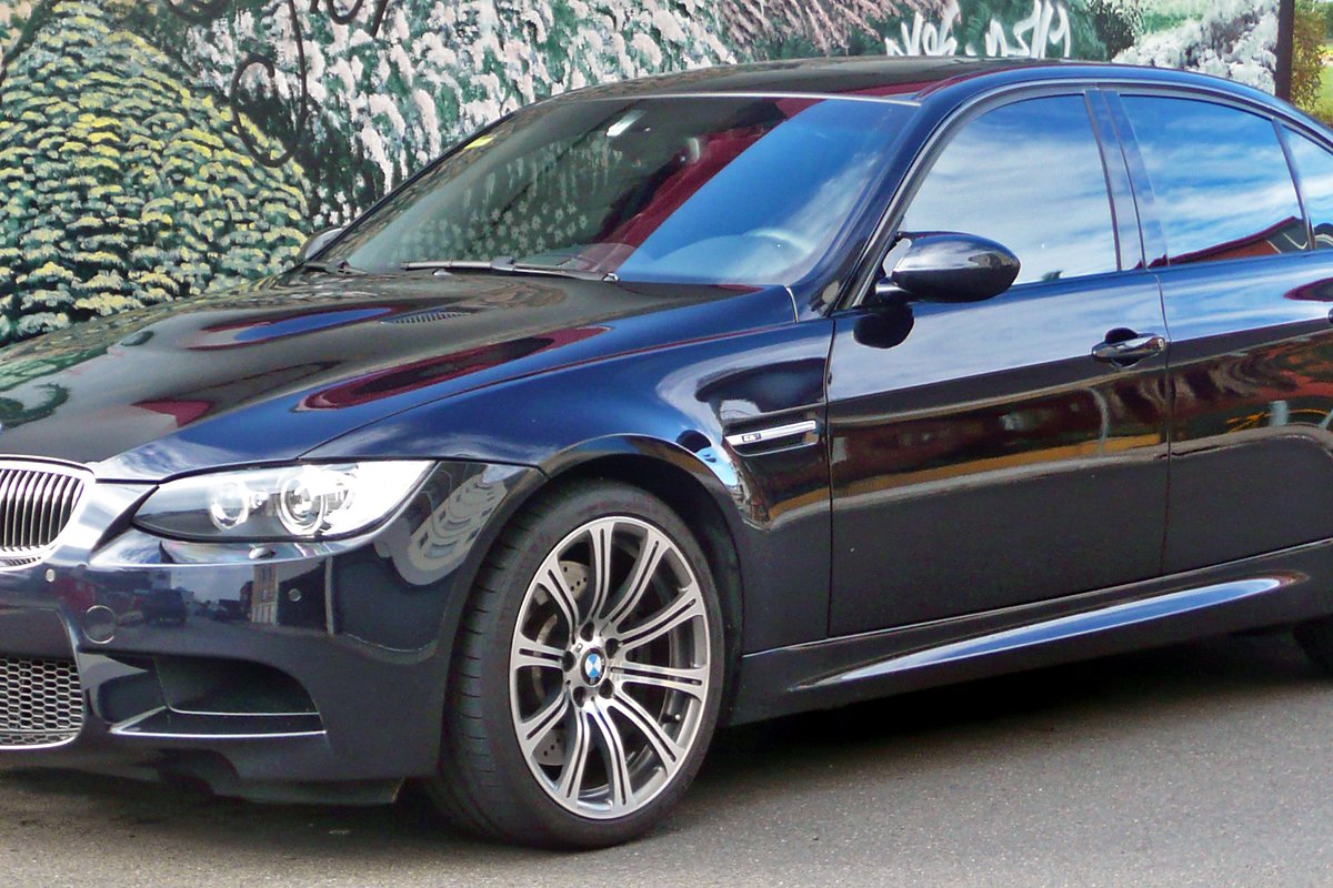 БМВ M3 E90