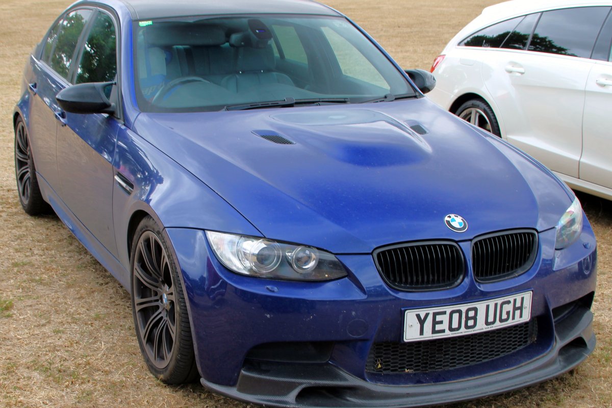 БМВ M3 E90