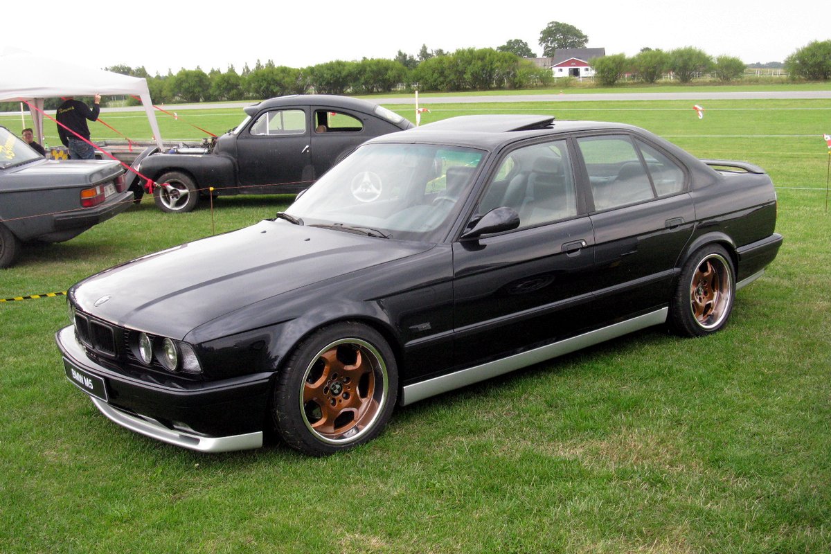 БМВ M5 E34 1988-1995