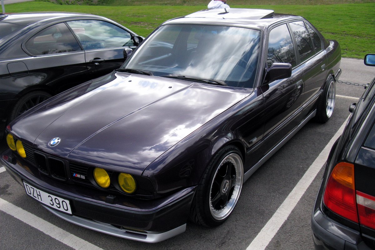 БМВ M5 E34 1988-1995