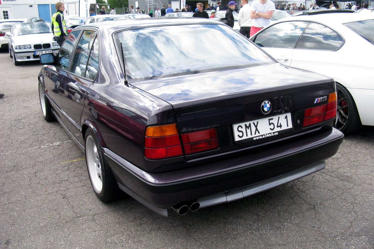 БМВ M5 E34 1988-1995