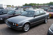 БМВ M5 E34