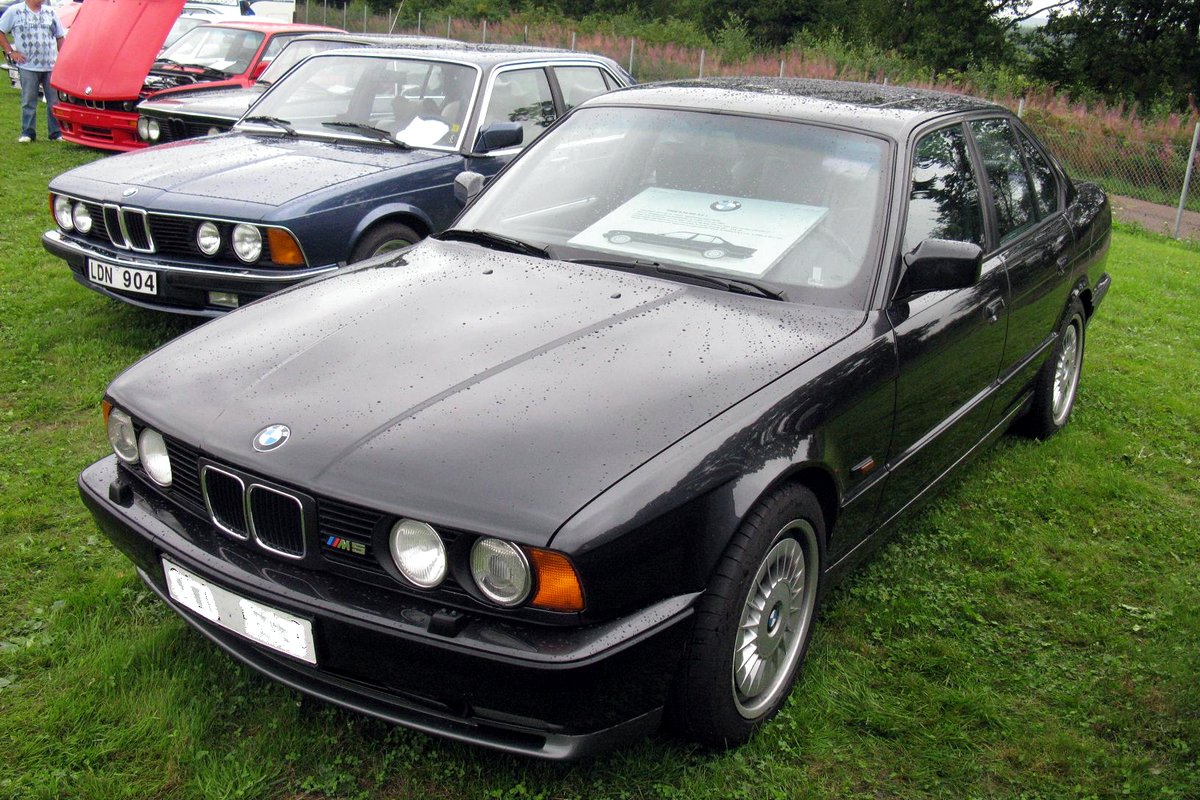 БМВ M5 E34 1988-1995