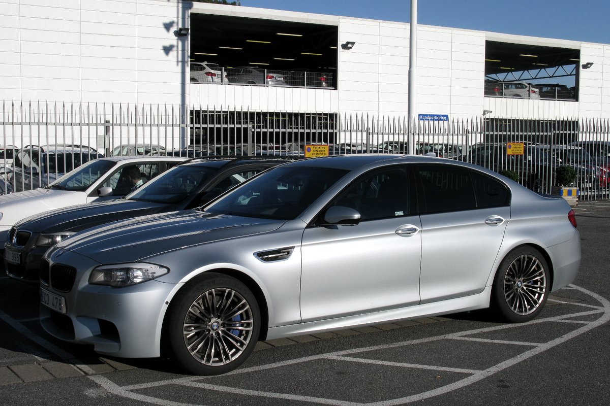 БМВ M5 F10 2011-2016