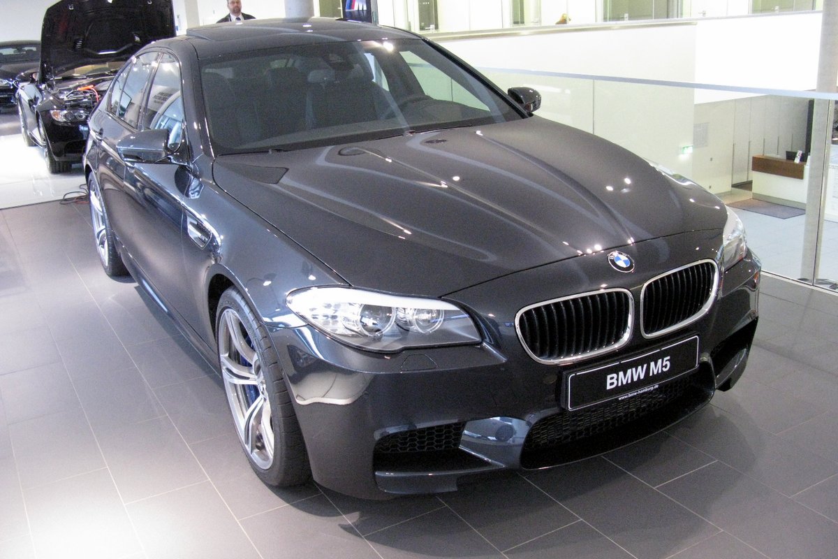 БМВ M5 F10 2011-2016