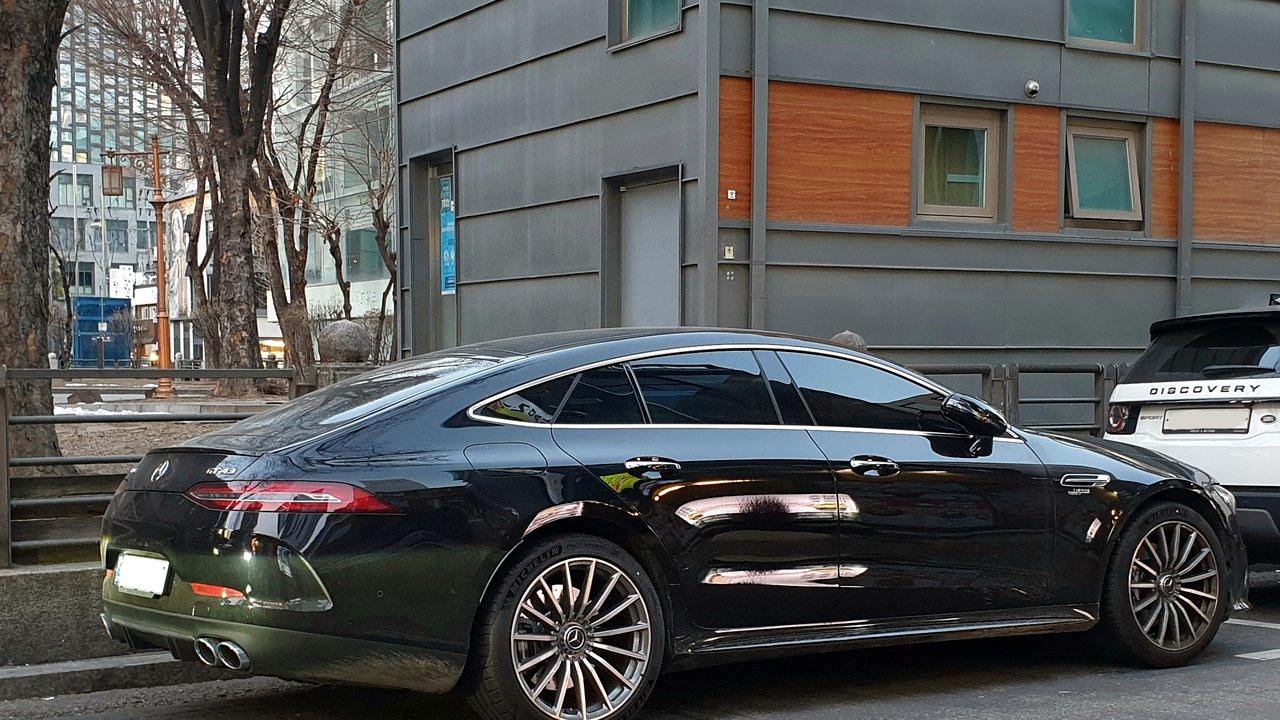 Мерседес-AMG AMG-GT-4-DOOR-COUPÉ X290