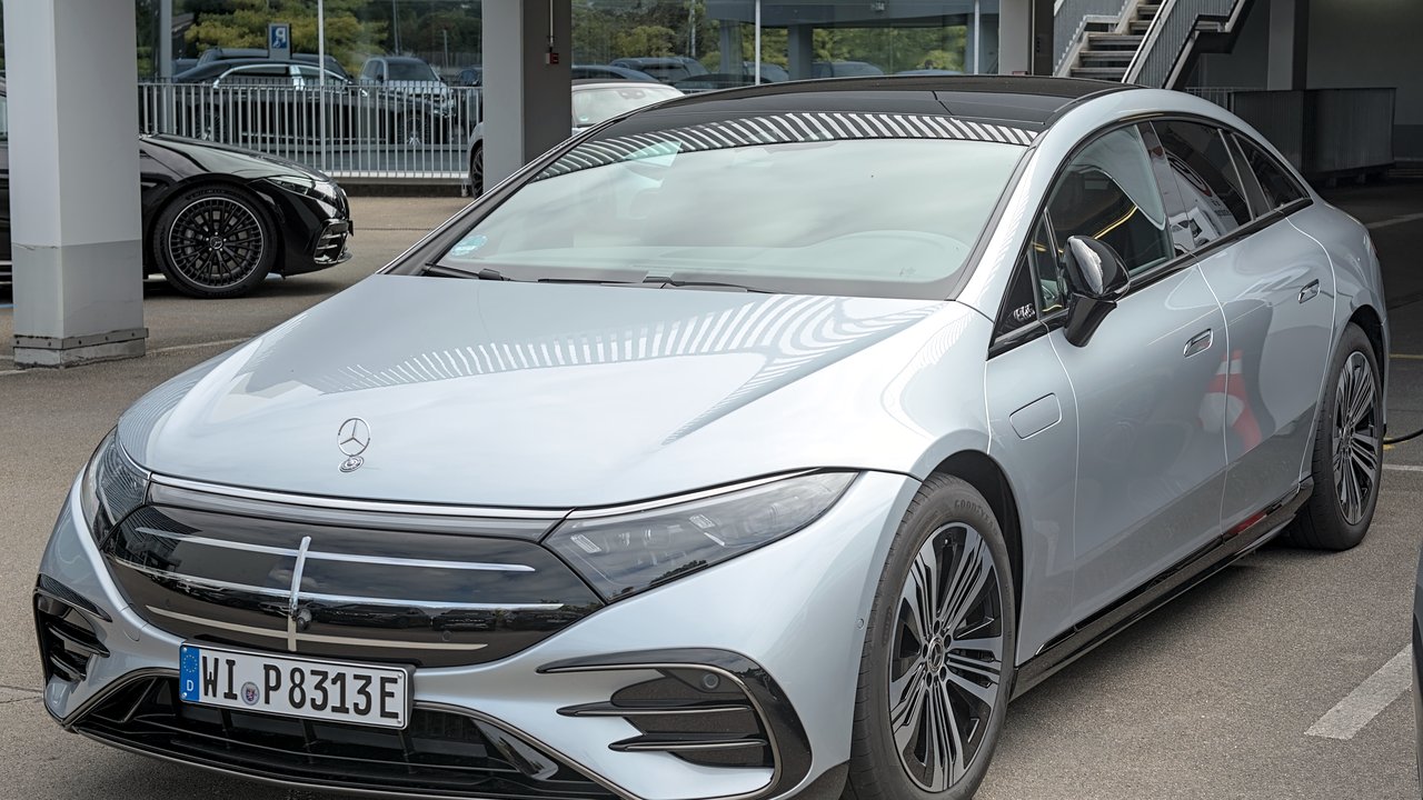 Мерседес-Бенц EQS V297 Facelift 2021-н.в.