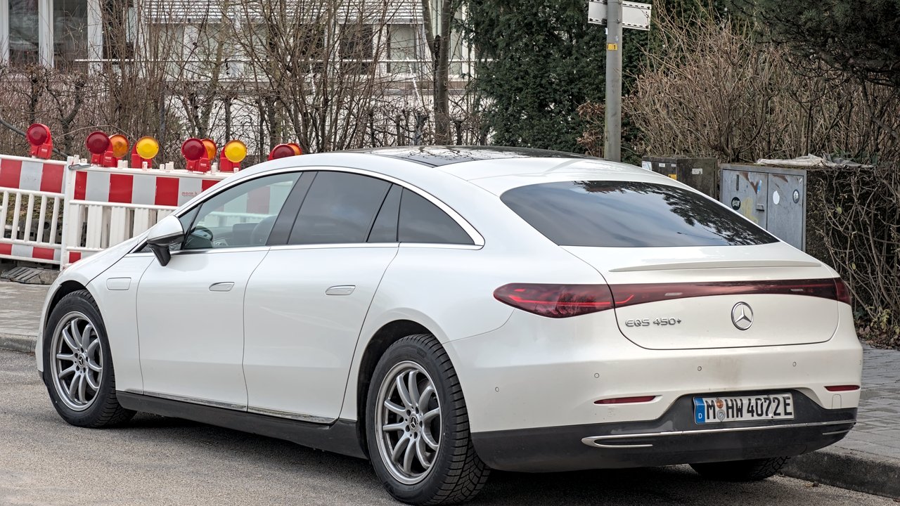 Мерседес-Бенц EQS V297 Facelift 2021-н.в.