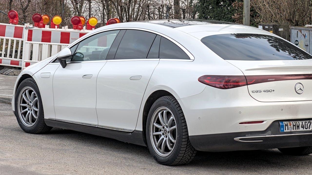 Мерседес-Бенц EQS V297 Facelift 2021-н.в.