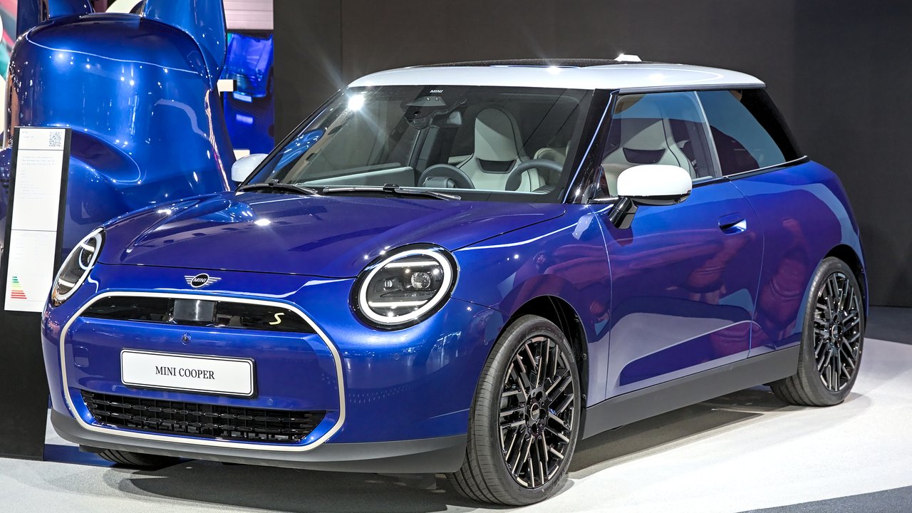 МИНИ Mini Cooper J01 2023-н.в.