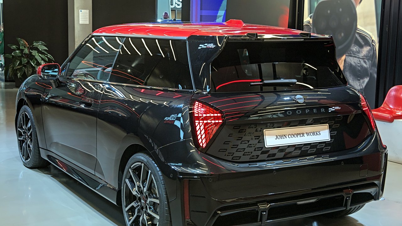 МИНИ Mini Cooper J01 2023-н.в.