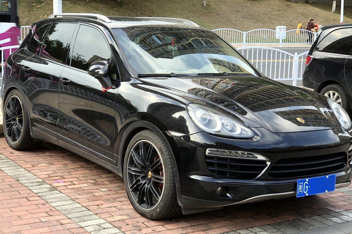 Порше Cayenne E2 92A 2010-2017