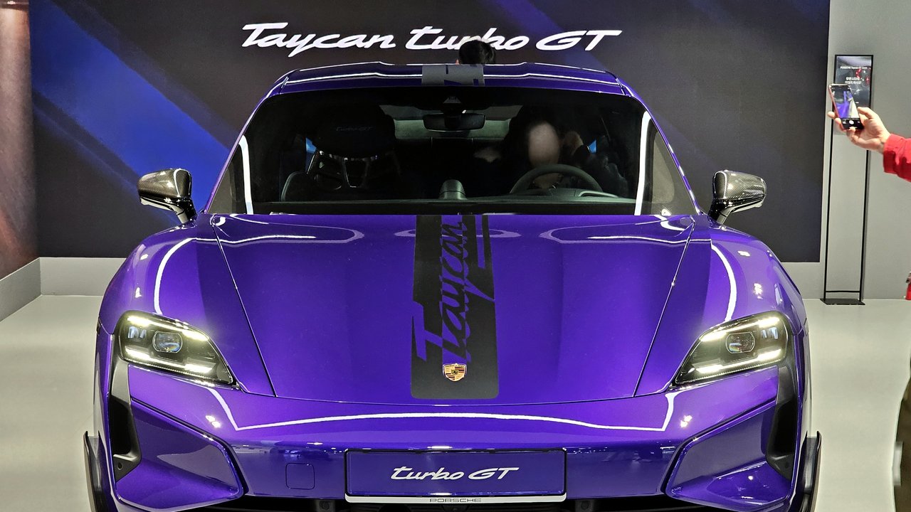 Порше Taycan 9J1 2019-н.в.