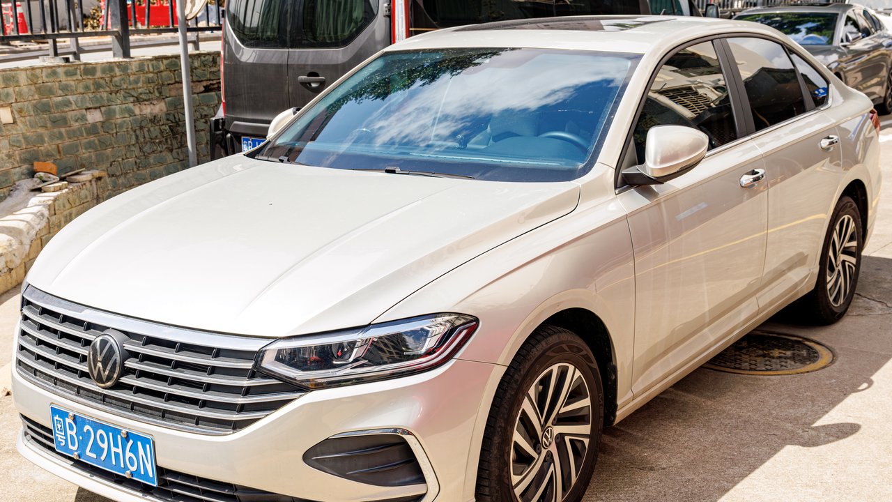 Фольксваген LAVIDA THIRD-GENERATION