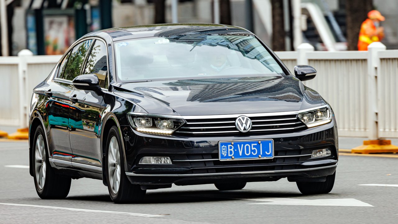 Фольксваген Magotan B8