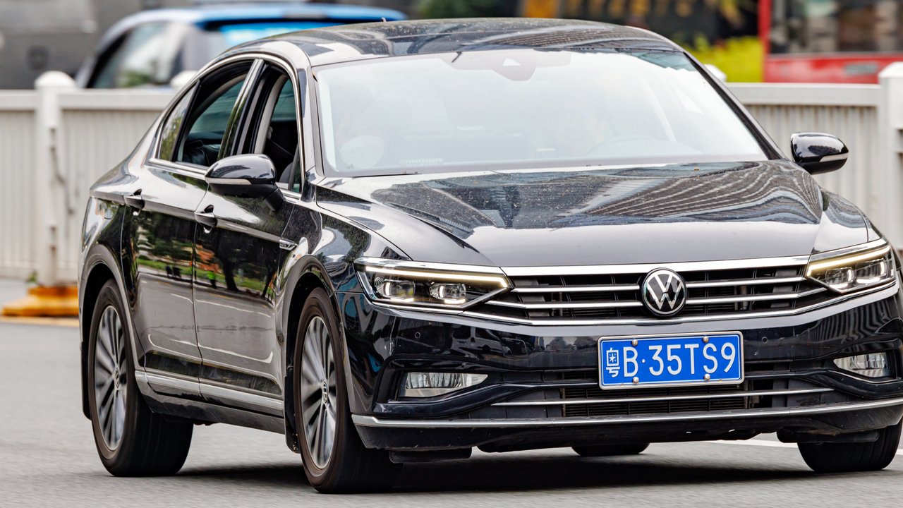 Фольксваген MAGOTAN B8